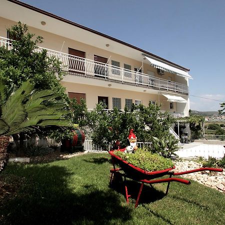 Apartment Carmen Traù Esterno foto